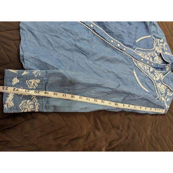 Chambray Western style pearl button snap collared shirt w/embroidery by L&B, Med - Picture 11 of 11